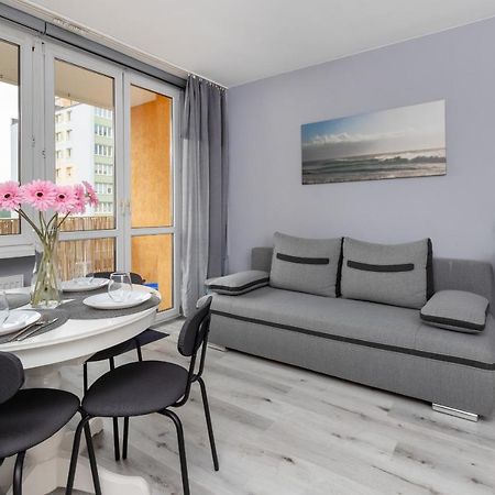 Family Apartment With Balcony In Gdynia By Noclegi Renters Esterno foto