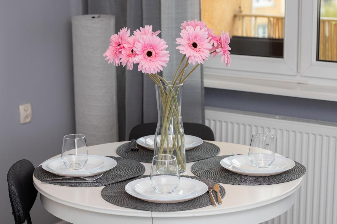 Family Apartment With Balcony In Gdynia By Noclegi Renters Esterno foto